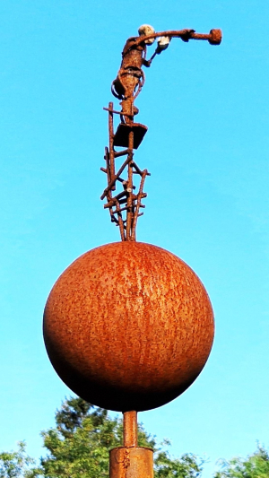 Jan Verschueren - Look around - rond kijken (Ceramic, Metal, Scrap)